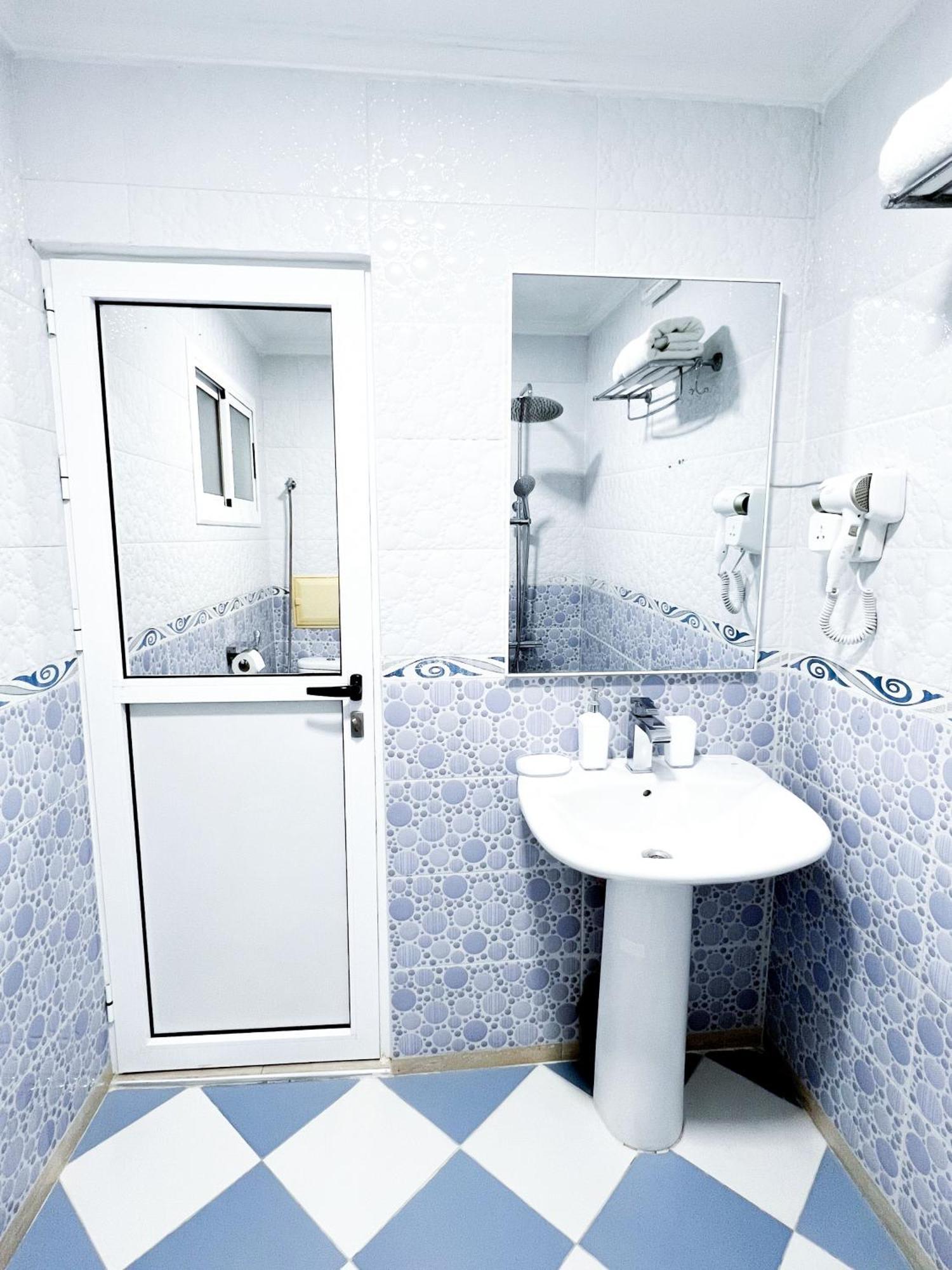 Mira Appartement -Lovely, Tidy & Close To Beaches And City Center Al Hoceïma Eksteriør bilde